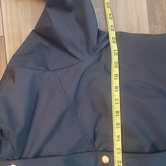 Ellen Tracy navy blue raincoat with hood gold accents size XL zipper and buttons - Picture 15 of 16